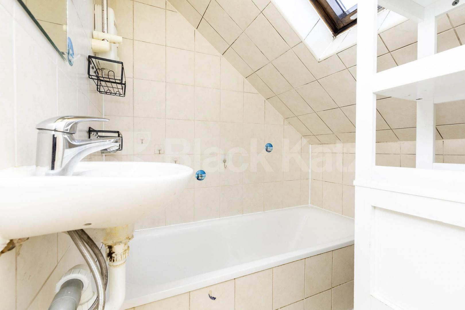 Whole House Beechmont, Avenue